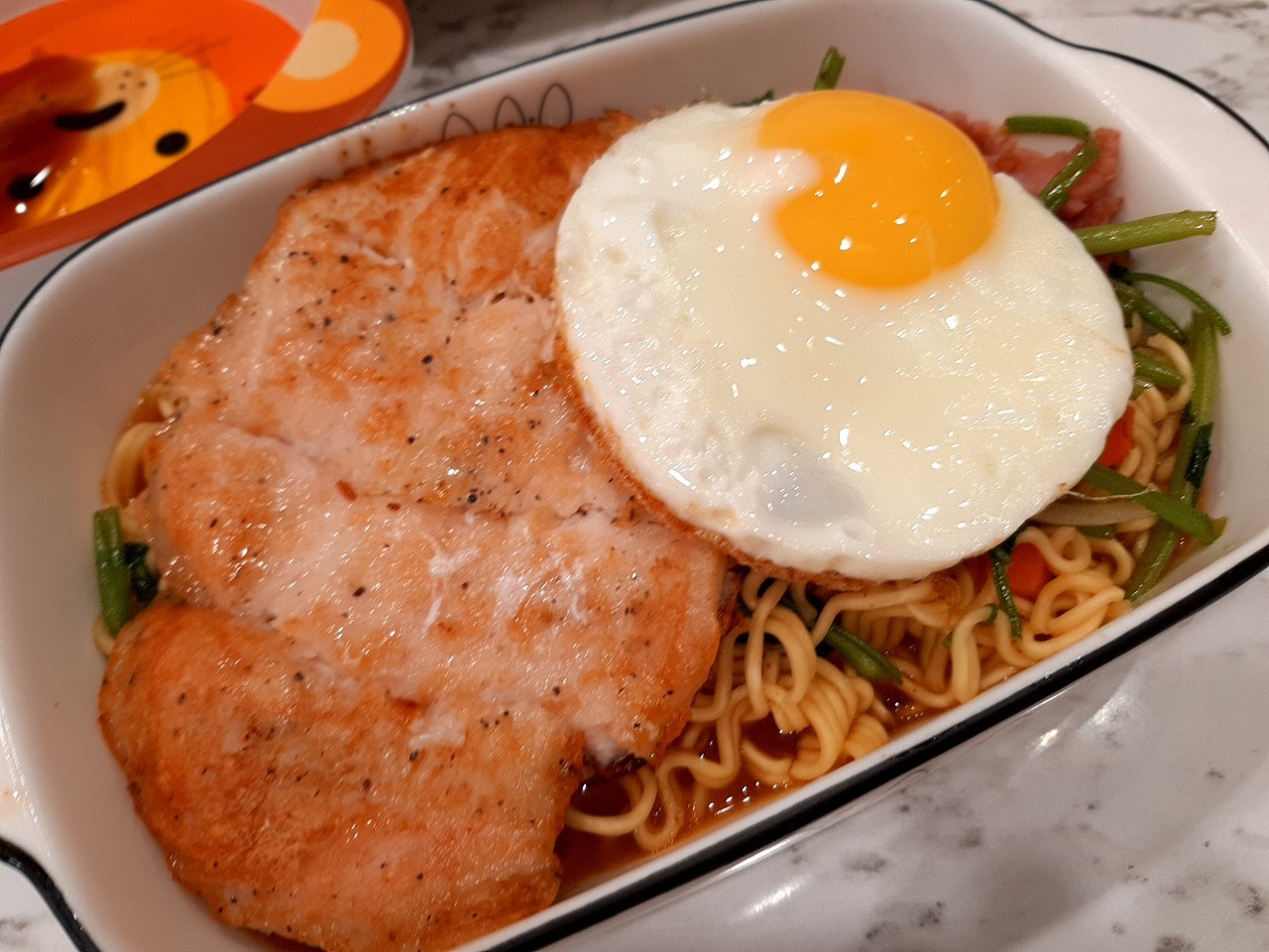 吃伴心早午餐好好吃，玉如買內衣內褲，整理床底，煮剩餘海底撈