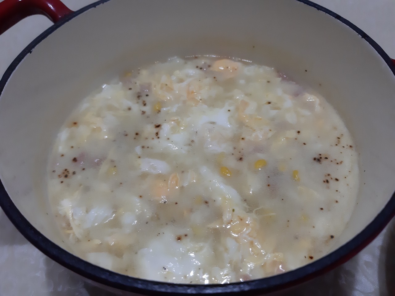 與小均吃海底撈，跟設計師討論裝潢，煮湯叫外送