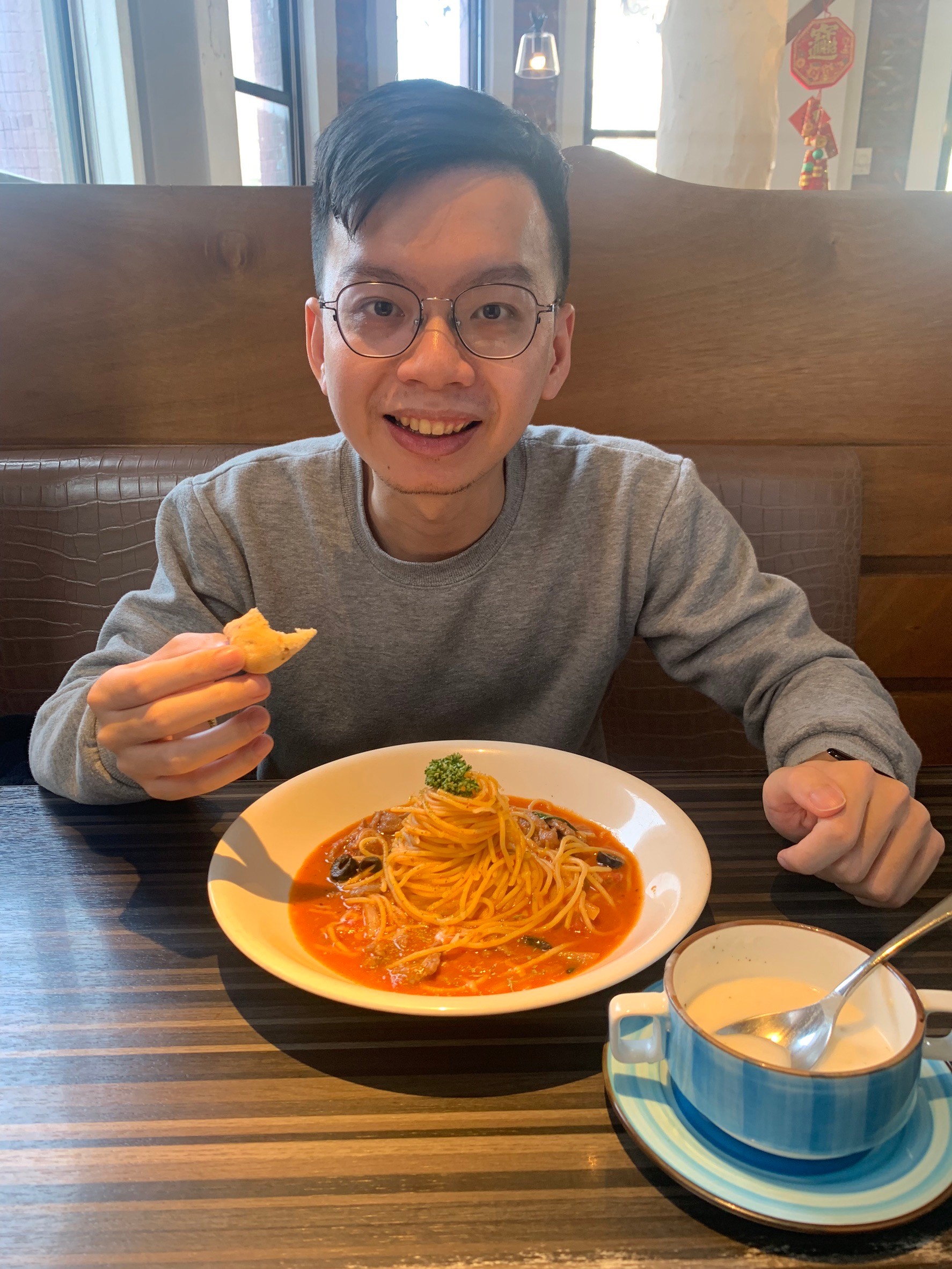 小金魚研習，小均陪吃洋城午餐