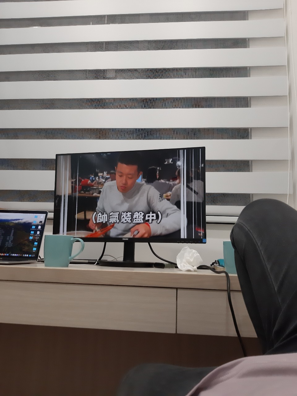 跟小均.小均媽咪吃必勝客披薩，第一次體驗按摩椅好舒服