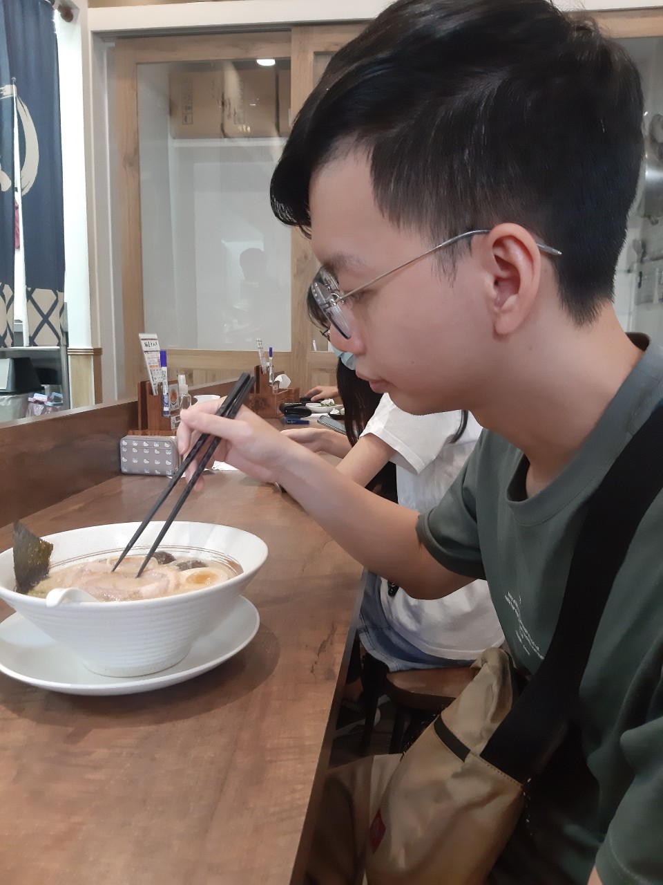 與小均白天約會，吃十八甲，按摩，吃冰棒