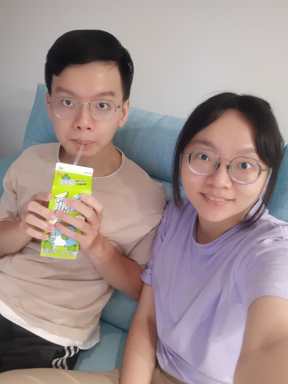 與小均去胖達家睡覺充電蹭飯吃，小均買咖波聯名飲料哄人家，吃昨天做的甜點