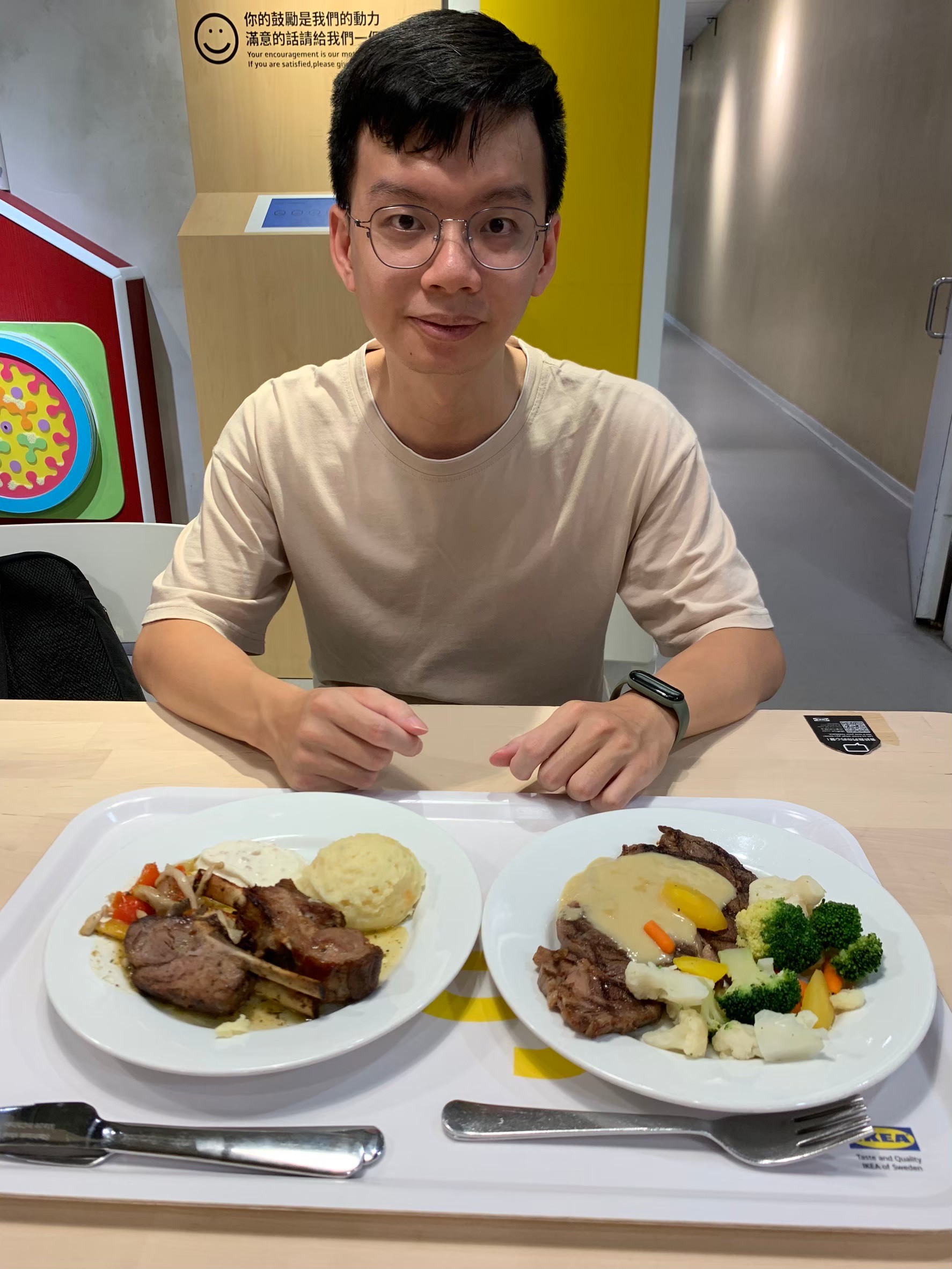 與小均去借書，運衛生紙箱，ikea吃晚餐踩雷，爆吃滷味冰棒