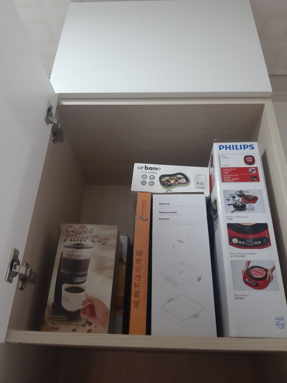 與小均吃雲鼎，買拖鞋，調眼鏡，買衣服，喝爆再睡5分鐘，整理狂