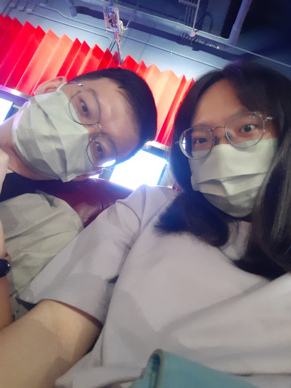 跟小均平日約會，吃屋莎，看電影柯南，煮牛肉麵，看月亮