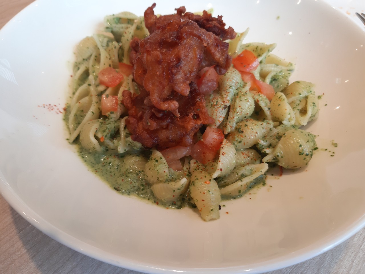 跟小均平日約會，吃屋莎，看電影柯南，煮牛肉麵，看月亮