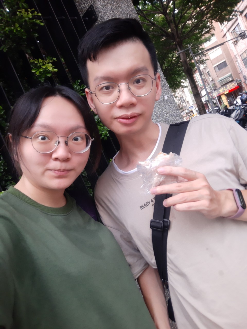 與均下班後約會，逛寧夏夜市，開箱安尼亞盲盒超可愛，胖達家潛入澆花偷喝飲料，按摩好舒服