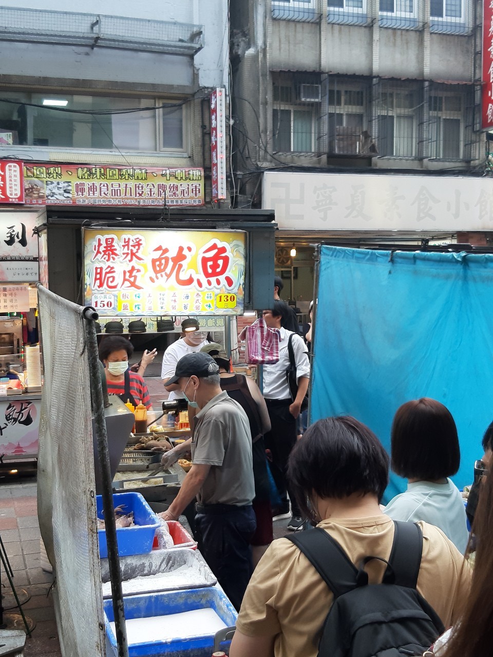 與均下班後約會，逛寧夏夜市，開箱安尼亞盲盒超可愛，胖達家潛入澆花偷喝飲料，按摩好舒服