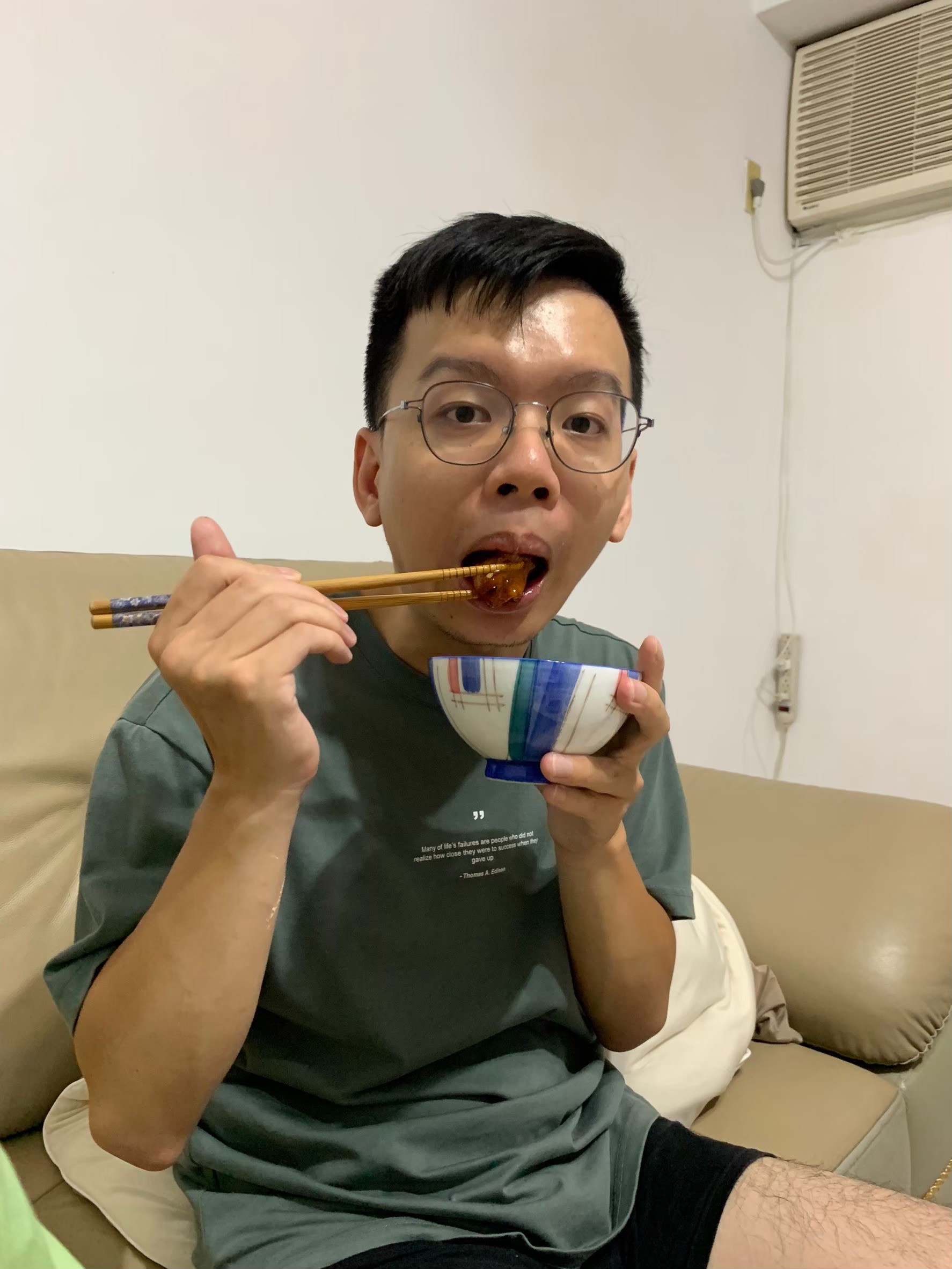 與小均家樂福大採購，拼拼圖，煮糖醋豬肉.蛋炒飯.青椒蝦給小均吃，小均吃到讚不絕口