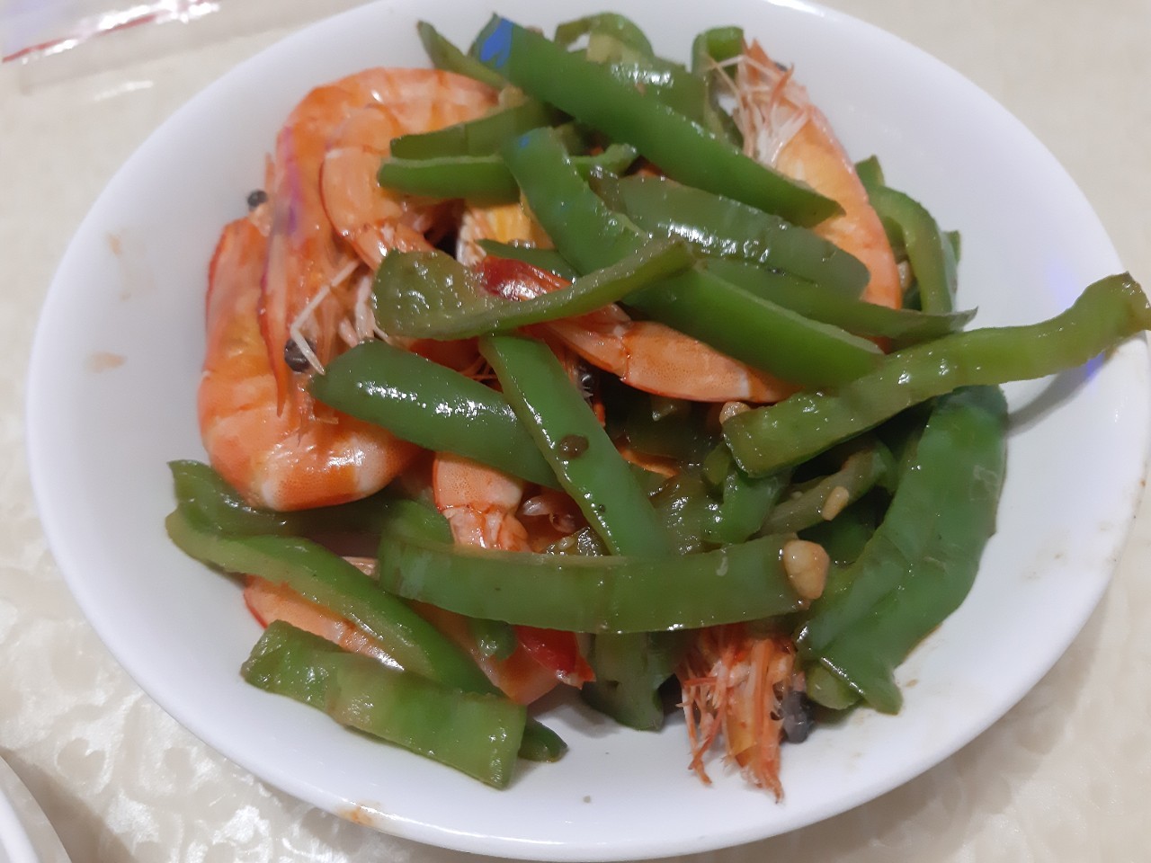 與小均家樂福大採購，拼拼圖，煮糖醋豬肉.蛋炒飯.青椒蝦給小均吃，小均吃到讚不絕口