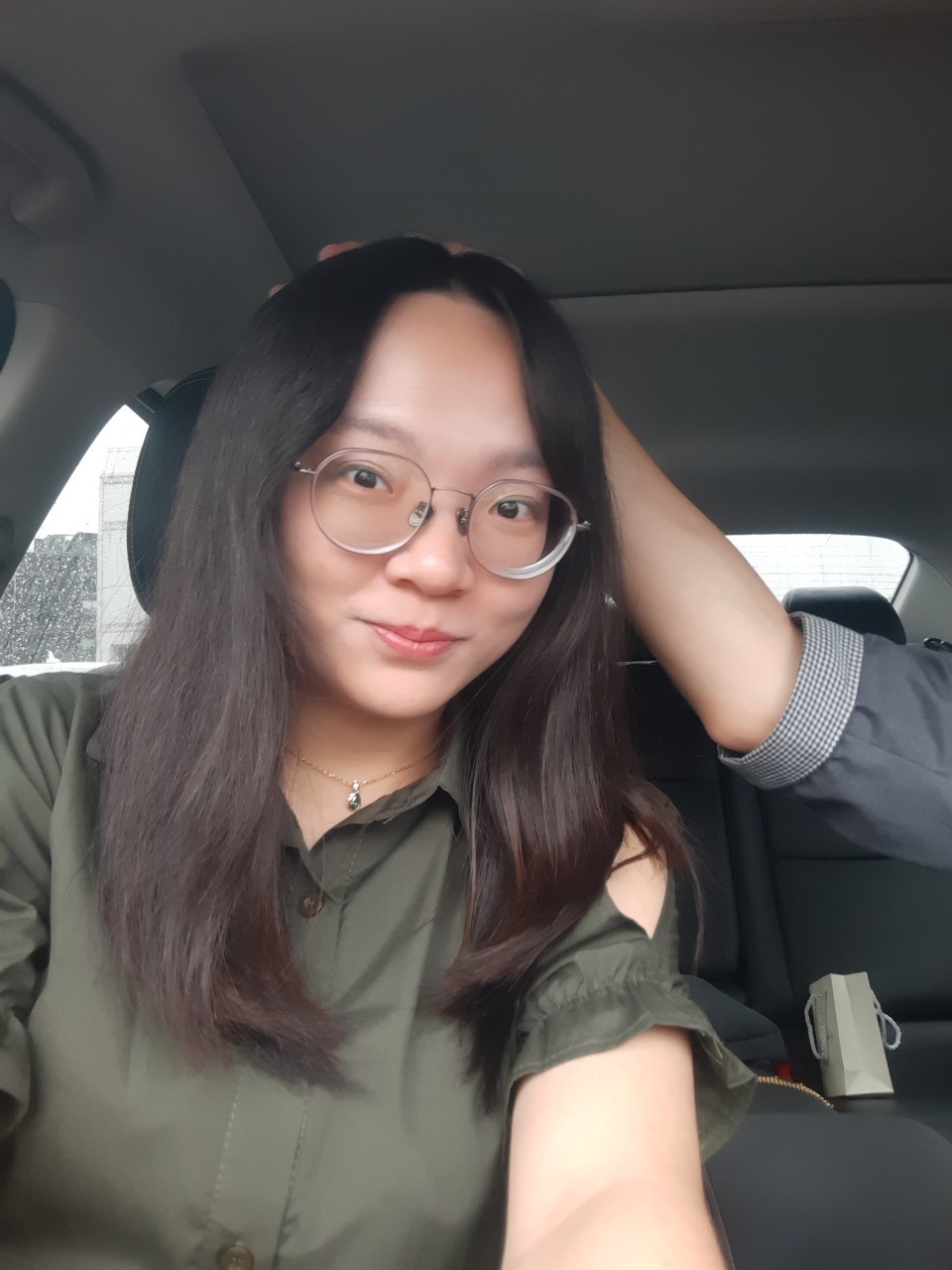 小均浪漫求婚日，下大雨天美麗華逛街，茹絲葵吃大餐超幸福