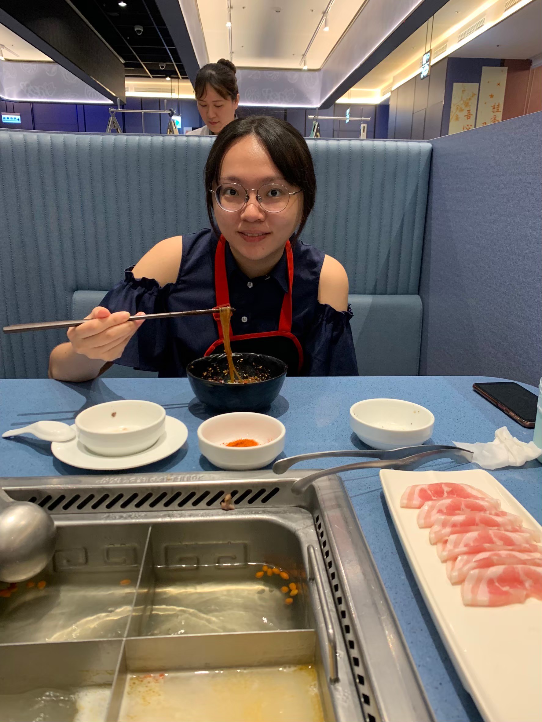 與小均吃海底撈，首次體驗跳跳蛙