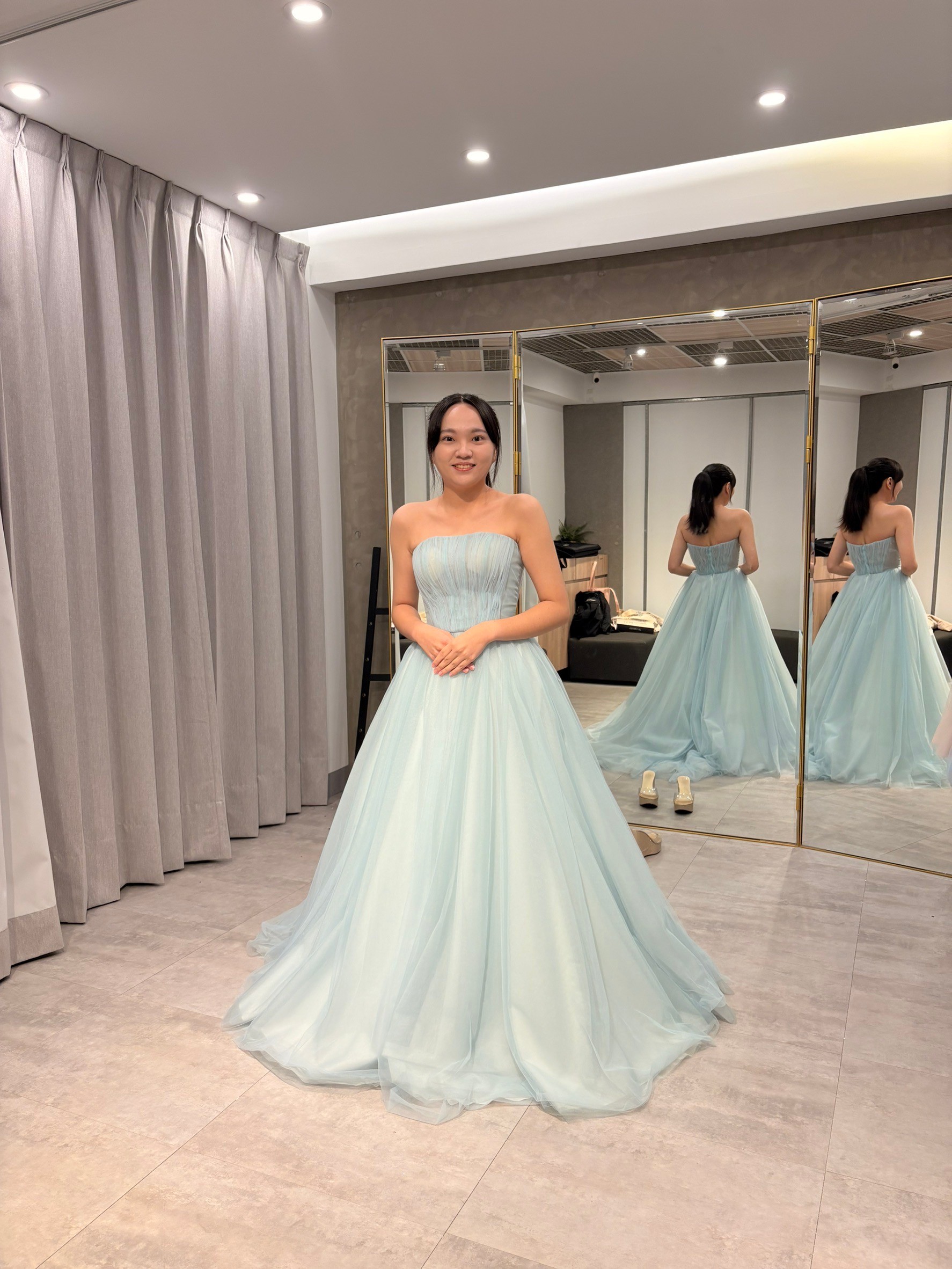 跟小均去挑婚紗照禮服