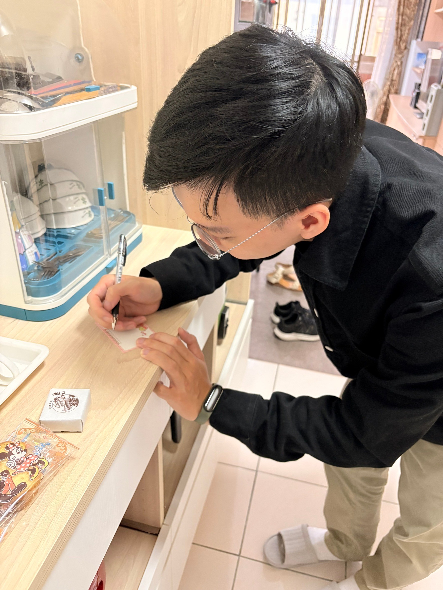 逛泰山校慶.救援胖達大作戰.吃小火鍋.組裝櫃子.吃享受食光