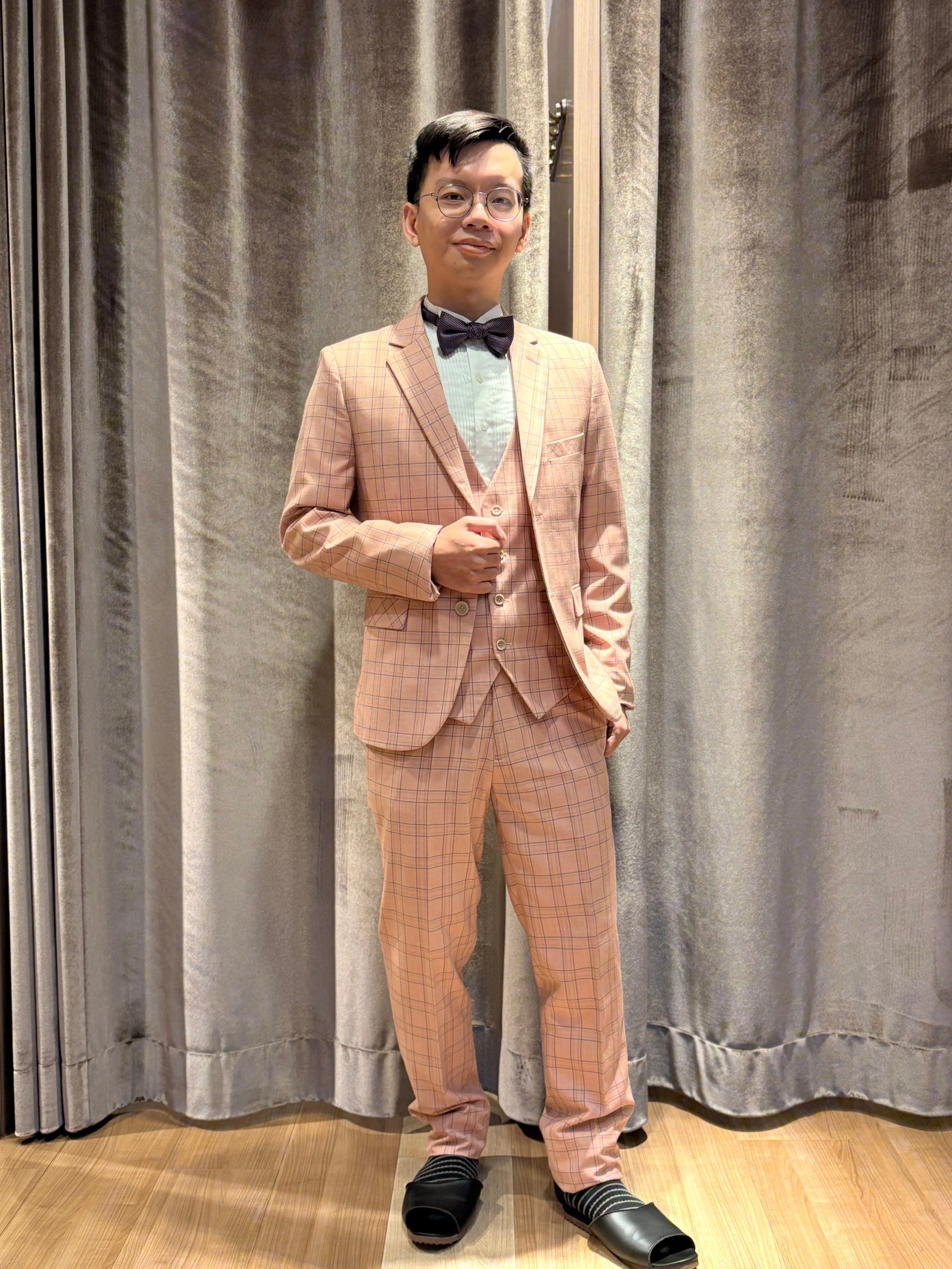 小均試穿西裝好帥氣，看得好爽