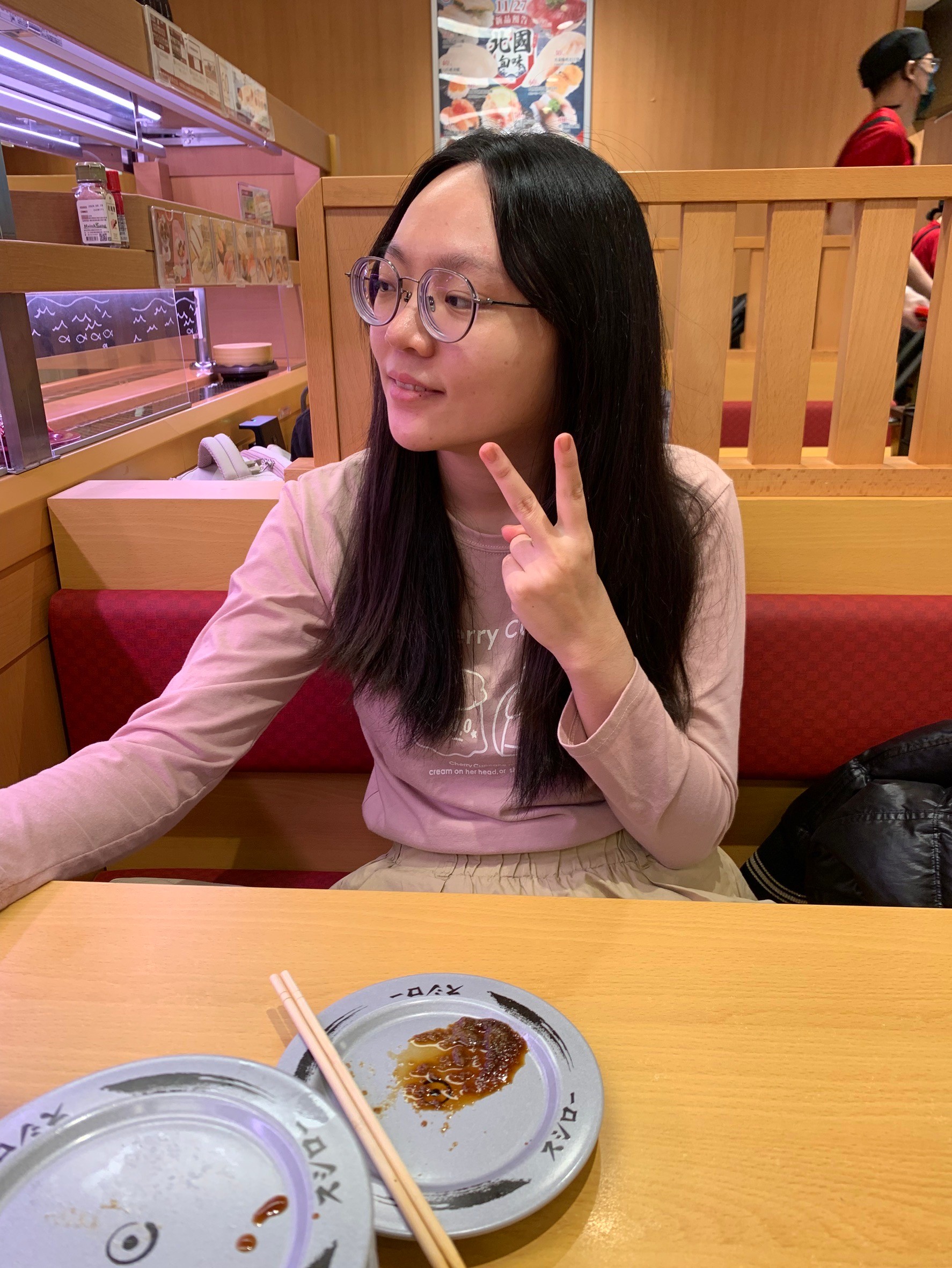 與小均家人吃雅聚，胖達家蹭飯看棒球，看照片，給週年禮物，壽司郎，我家看棒球