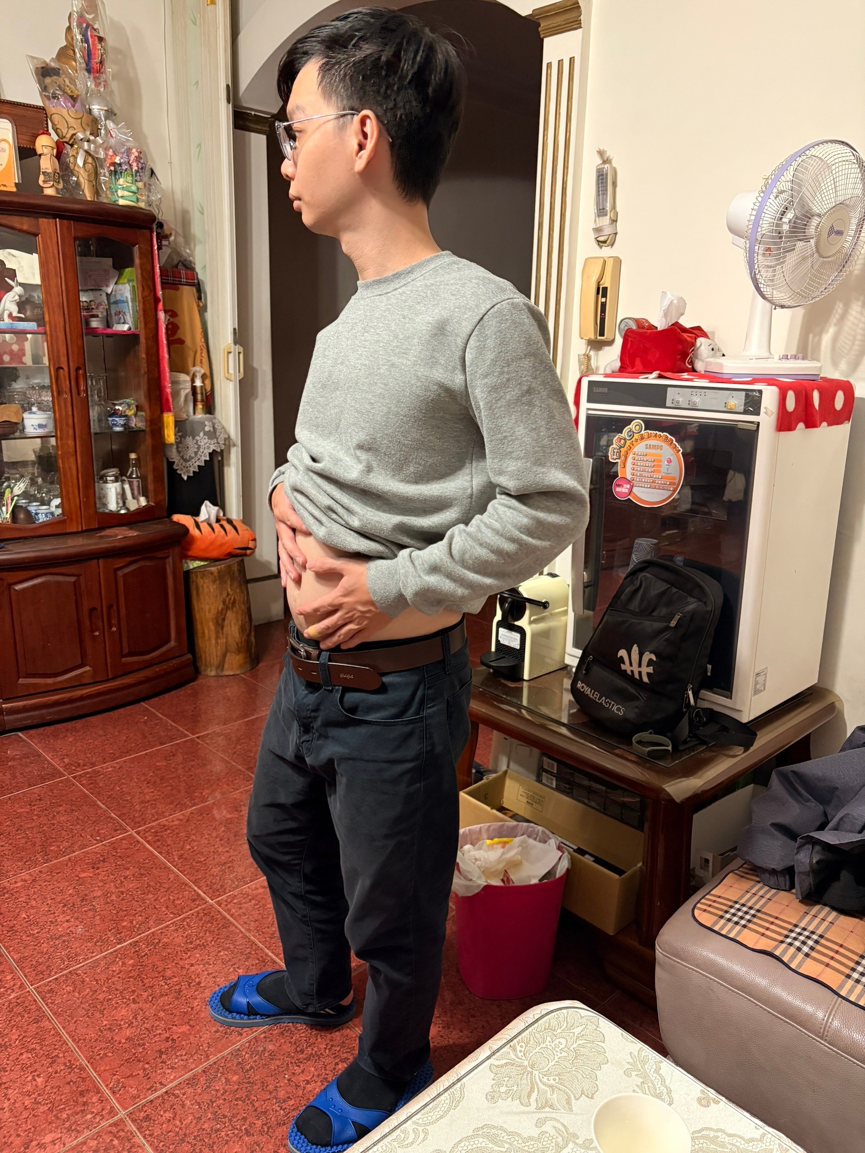 與小均家人吃雅聚，胖達家蹭飯看棒球，看照片，給週年禮物，壽司郎，我家看棒球