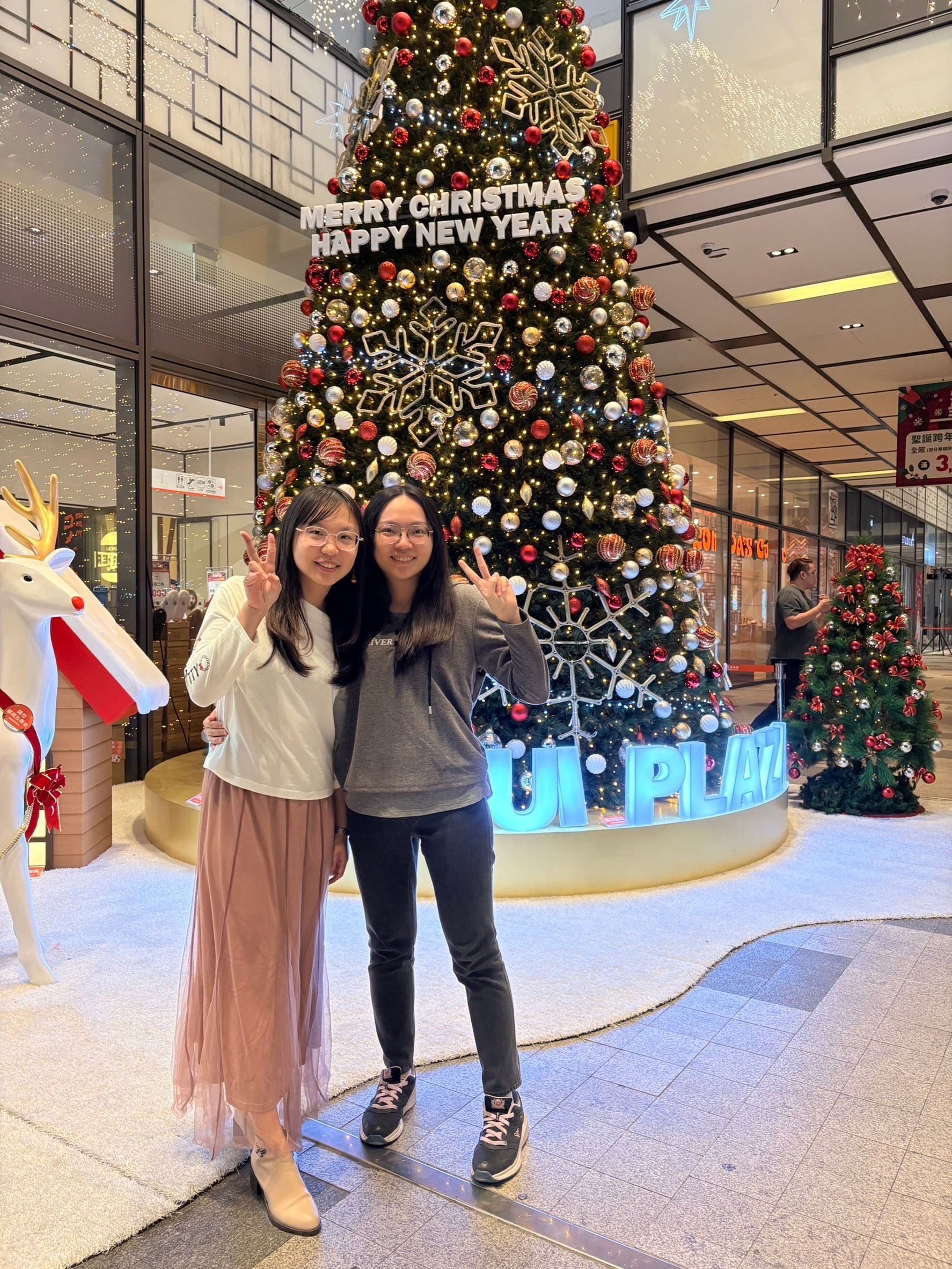 挑婚紗照入本照，去死皮大失敗，與靜學妹+她男友吃海底撈，給伴娘服+領結，逛宏匯