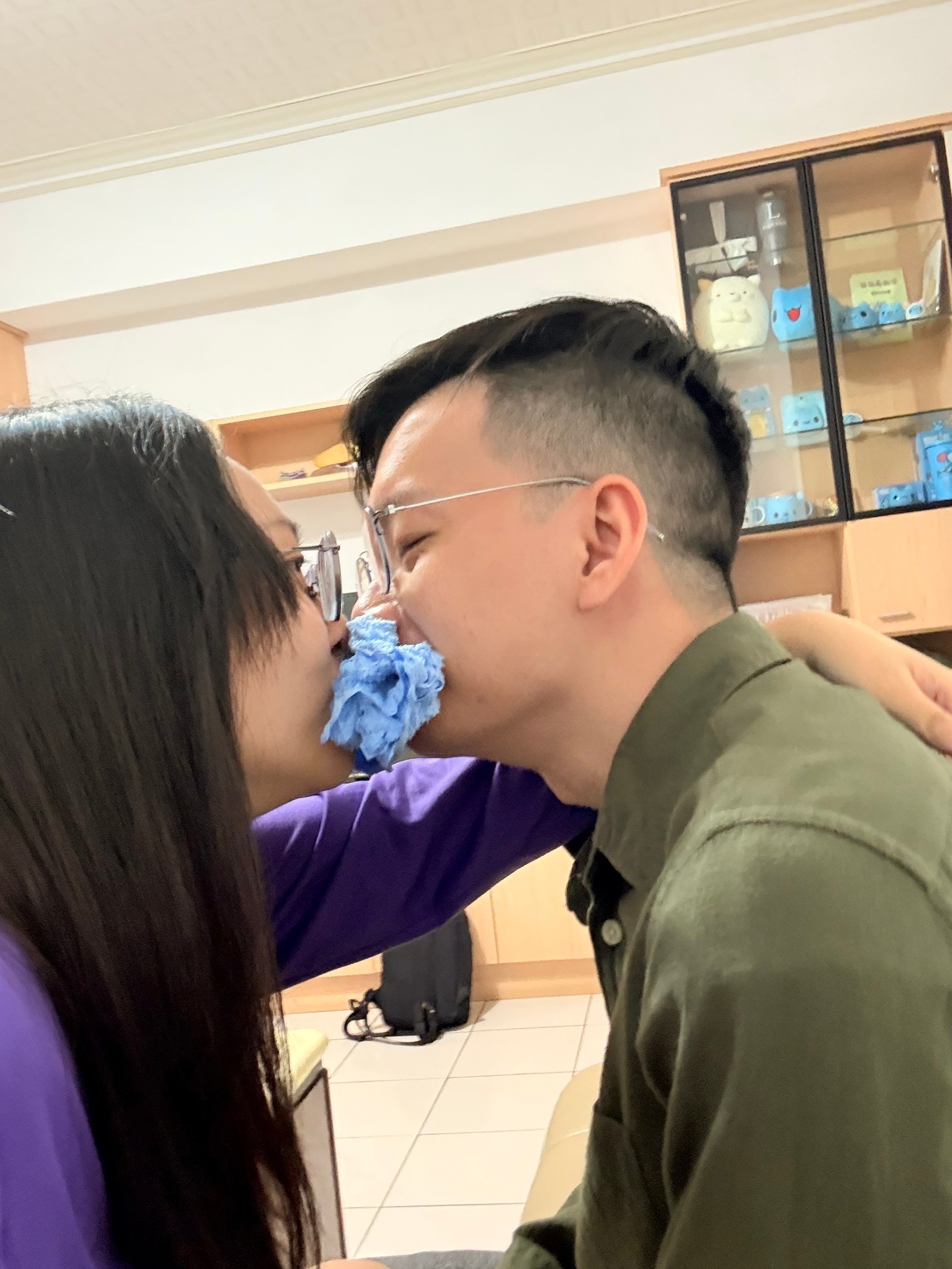 挑婚紗照入本照，去死皮大失敗，與靜學妹+她男友吃海底撈，給伴娘服+領結，逛宏匯