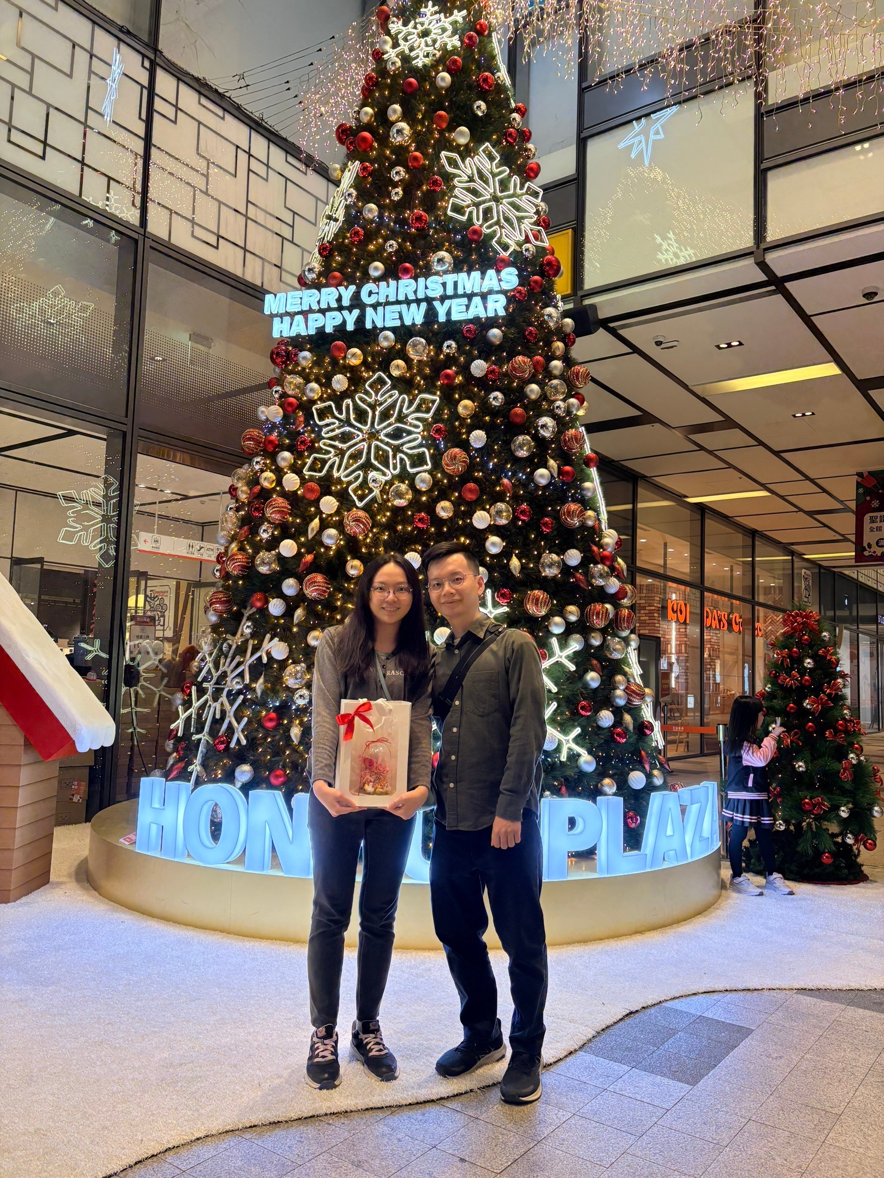 挑婚紗照入本照，去死皮大失敗，與靜學妹+她男友吃海底撈，給伴娘服+領結，逛宏匯