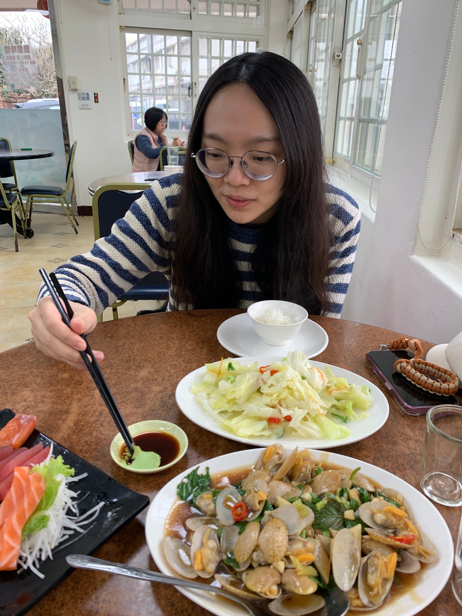 竹圍漁港吃爆螃蟹.沒看到夕陽好可惜.情侶手機殼+幫小均換膜手機像全新