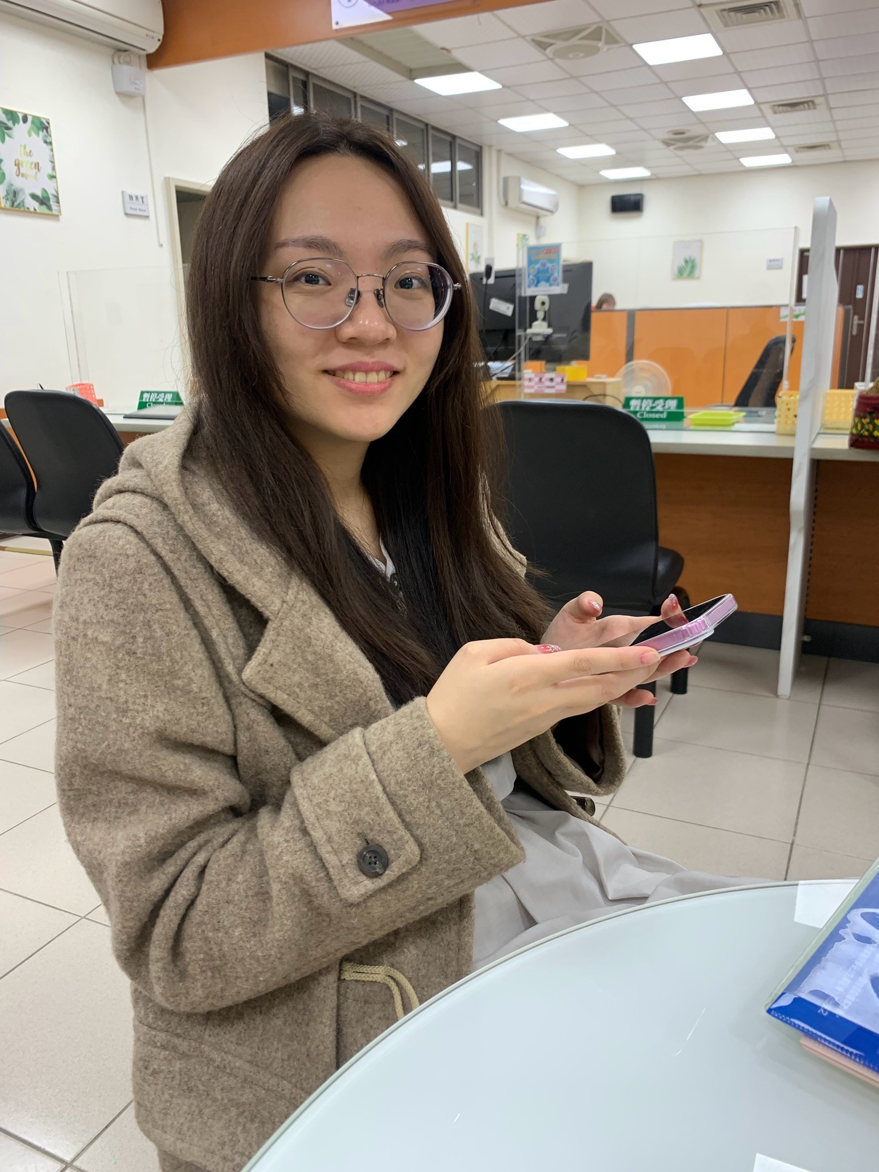 跟小均去登記，正式成為人夫人妻