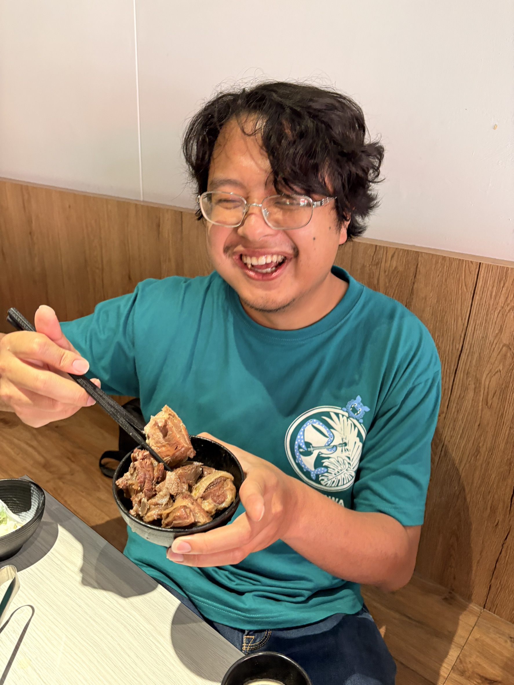 跟遊戲團一起去胖胖家躁起來.吃耀武羊威羊肉火鍋吃到飽.玩switch.順路載卡帕回家