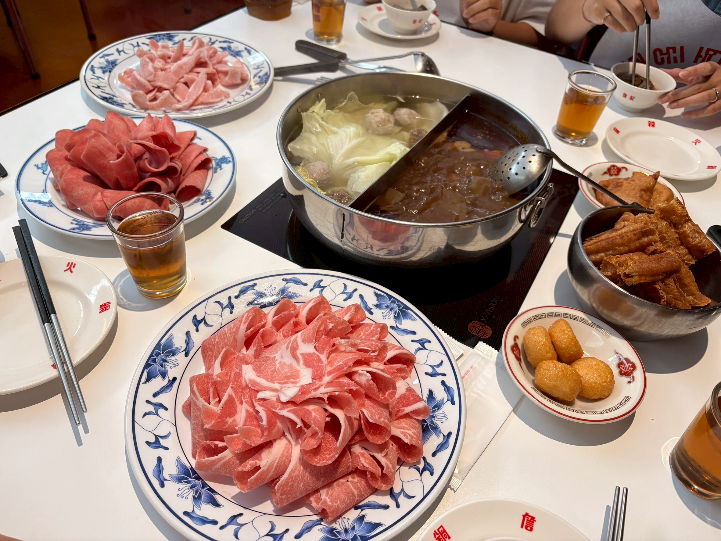 跟靜妹妹一起吃詹記麻辣鍋吃爆，creamia初體驗