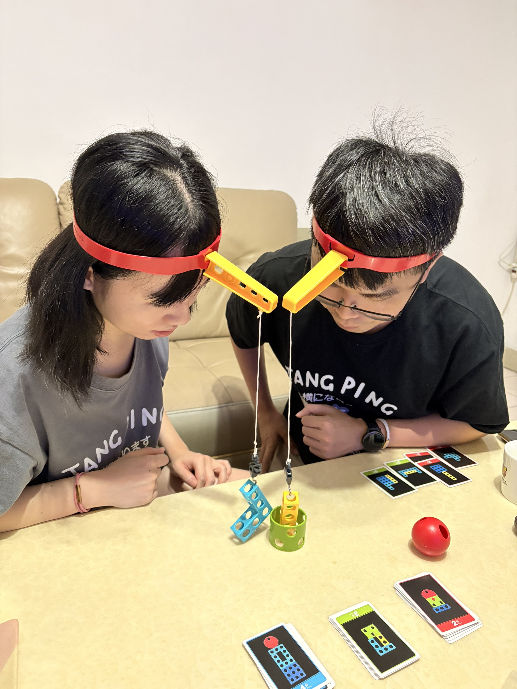 跟香蕉小苓吃海底撈.互相交換生日禮物.玩桌遊