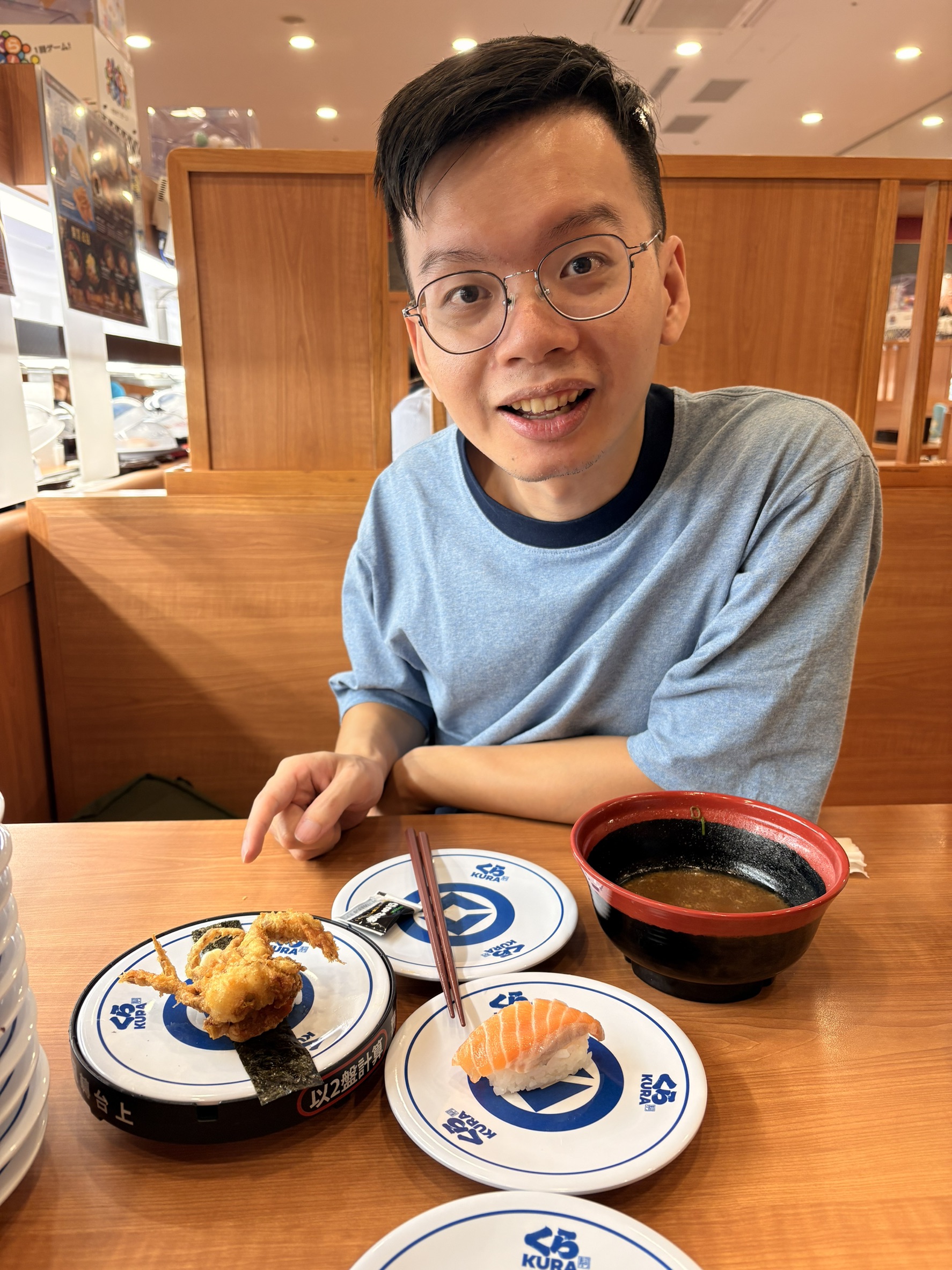 跟小均去吃藏壽司.狂吃猛吃了十五盤好肥好快樂