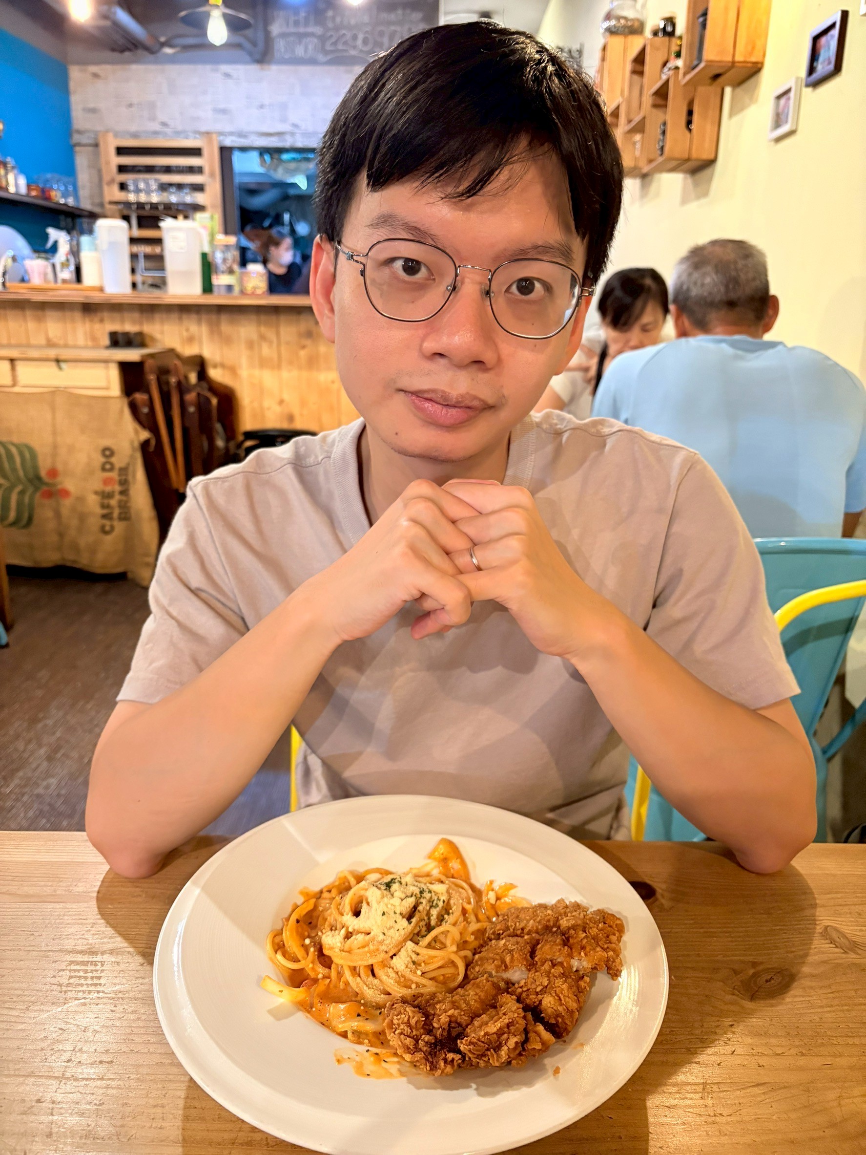 跟小均一起去吃享受食光.點了明太子好快樂