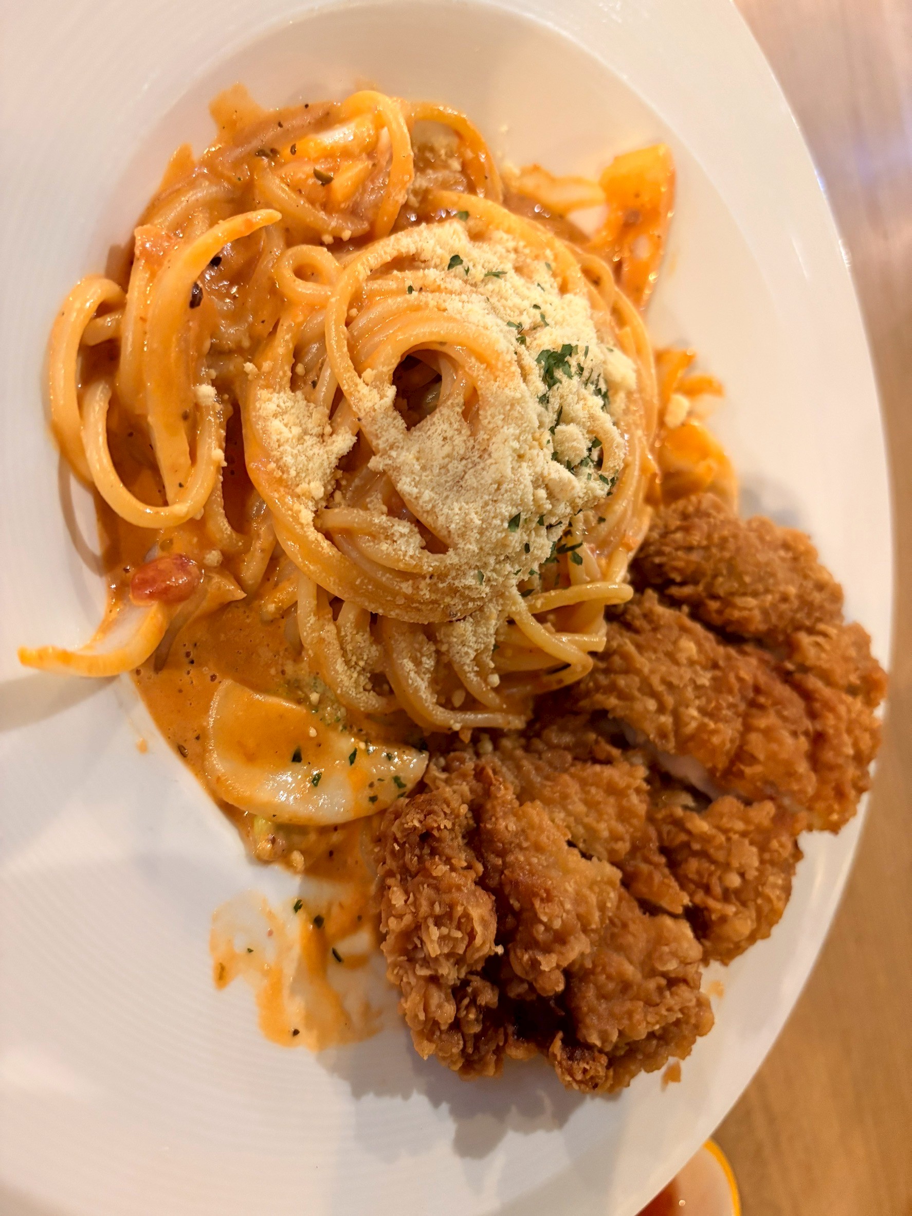 跟小均一起去吃享受食光.點了明太子好快樂