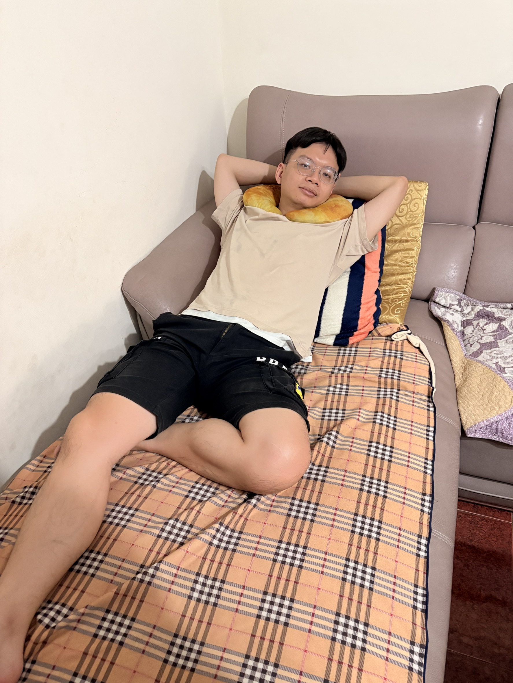 跟小金魚回娘家幫忙普渡拜拜.小孩們的陪玩.蹭兩餐