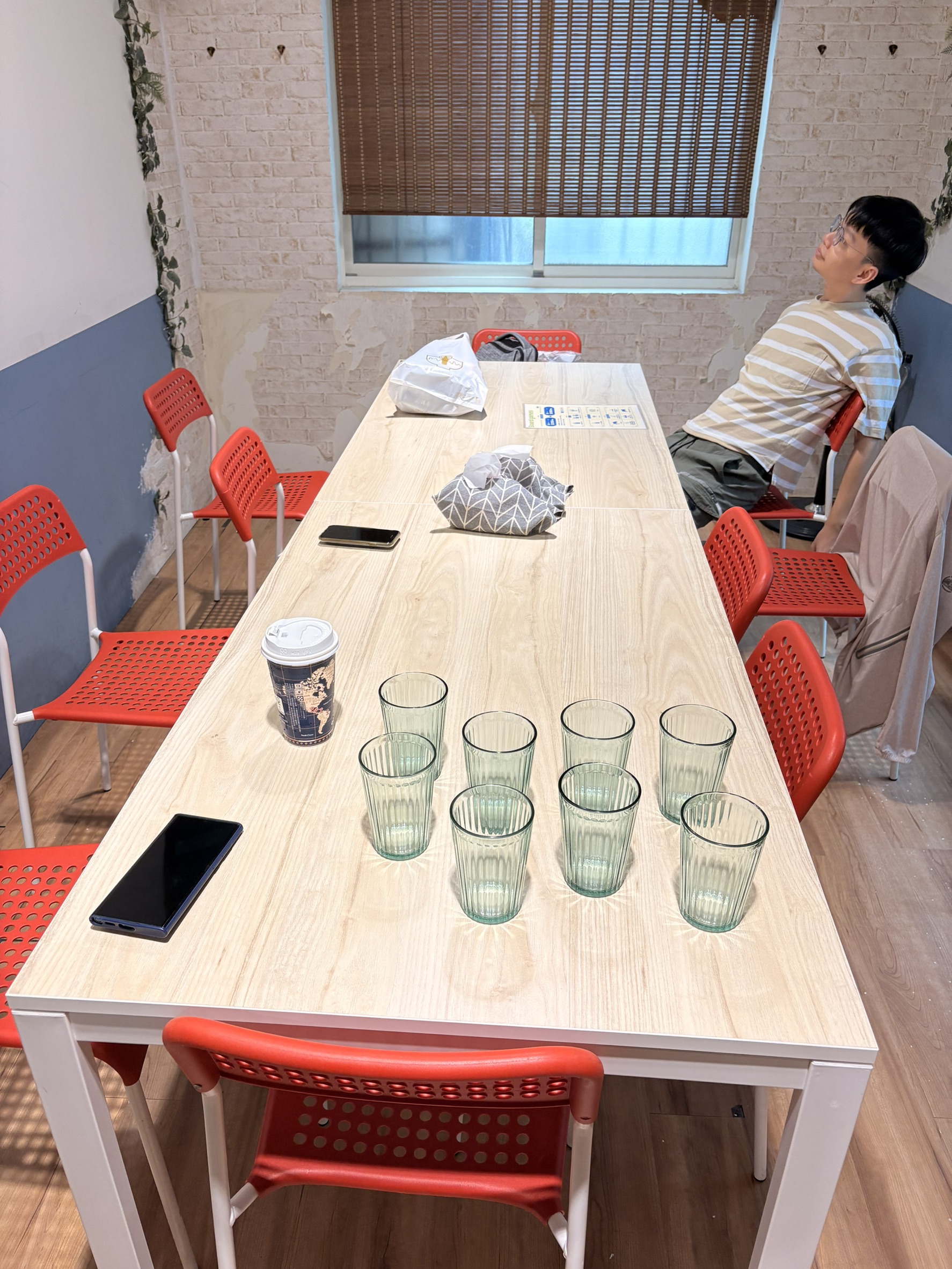 和小均跟遊戲團一起吃福勝亭.玩桃園NOW桌遊.載卡帕回家拿口內貼