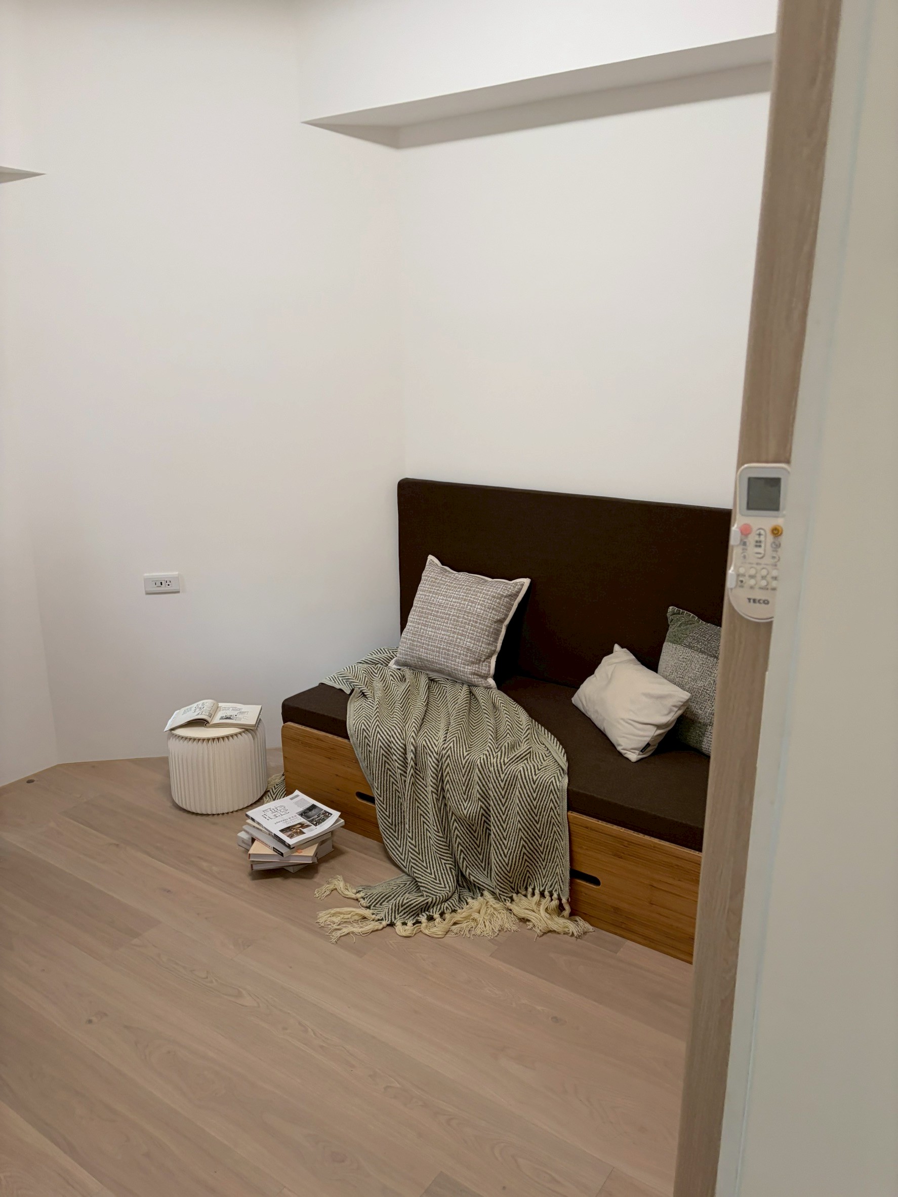 和小均還有大家一起參加哥哥的入厝儀式.吃披薩嗨翻.娘家吃羊肉爐好飽.蹭飲料爽爽