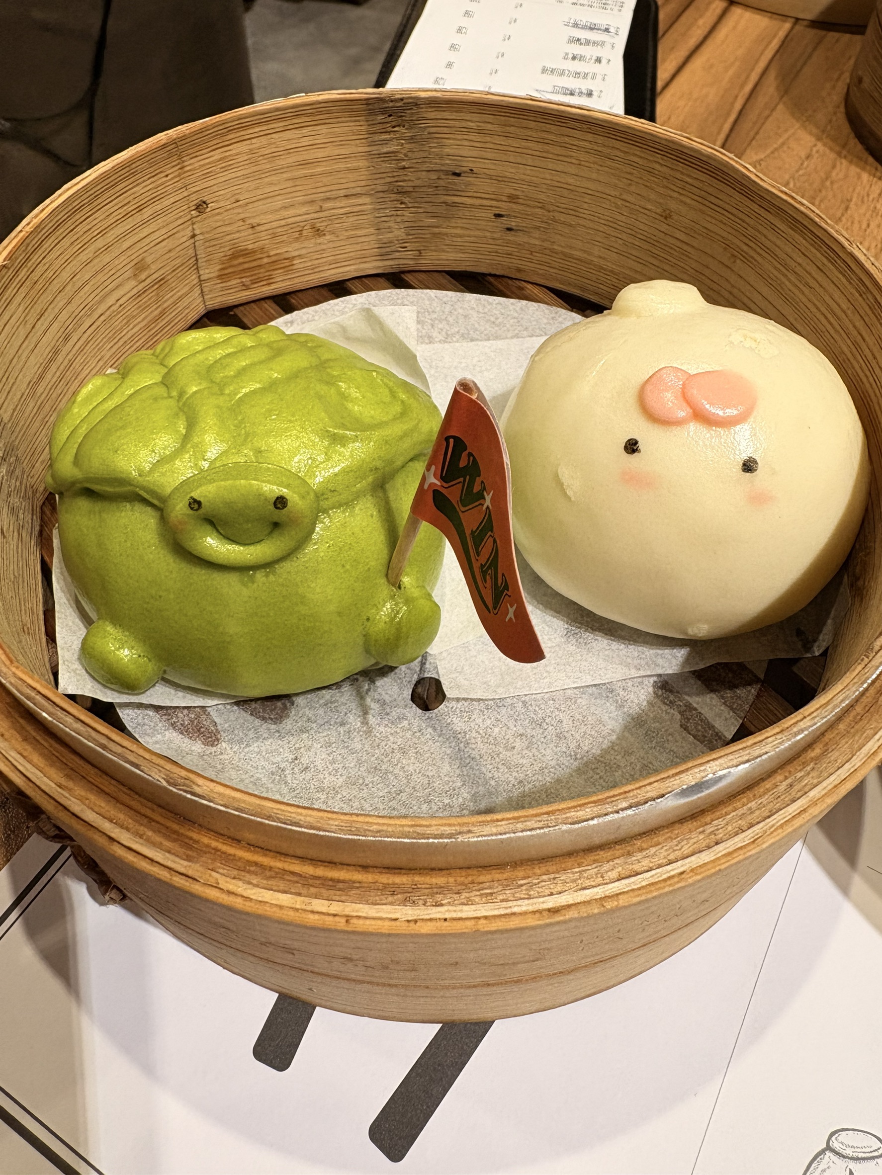 跟小均看阿凡達.吃宏匯點點心.買Palladium的防水情侶雪靴.地下室膠條偷天換日之術讚讚讚