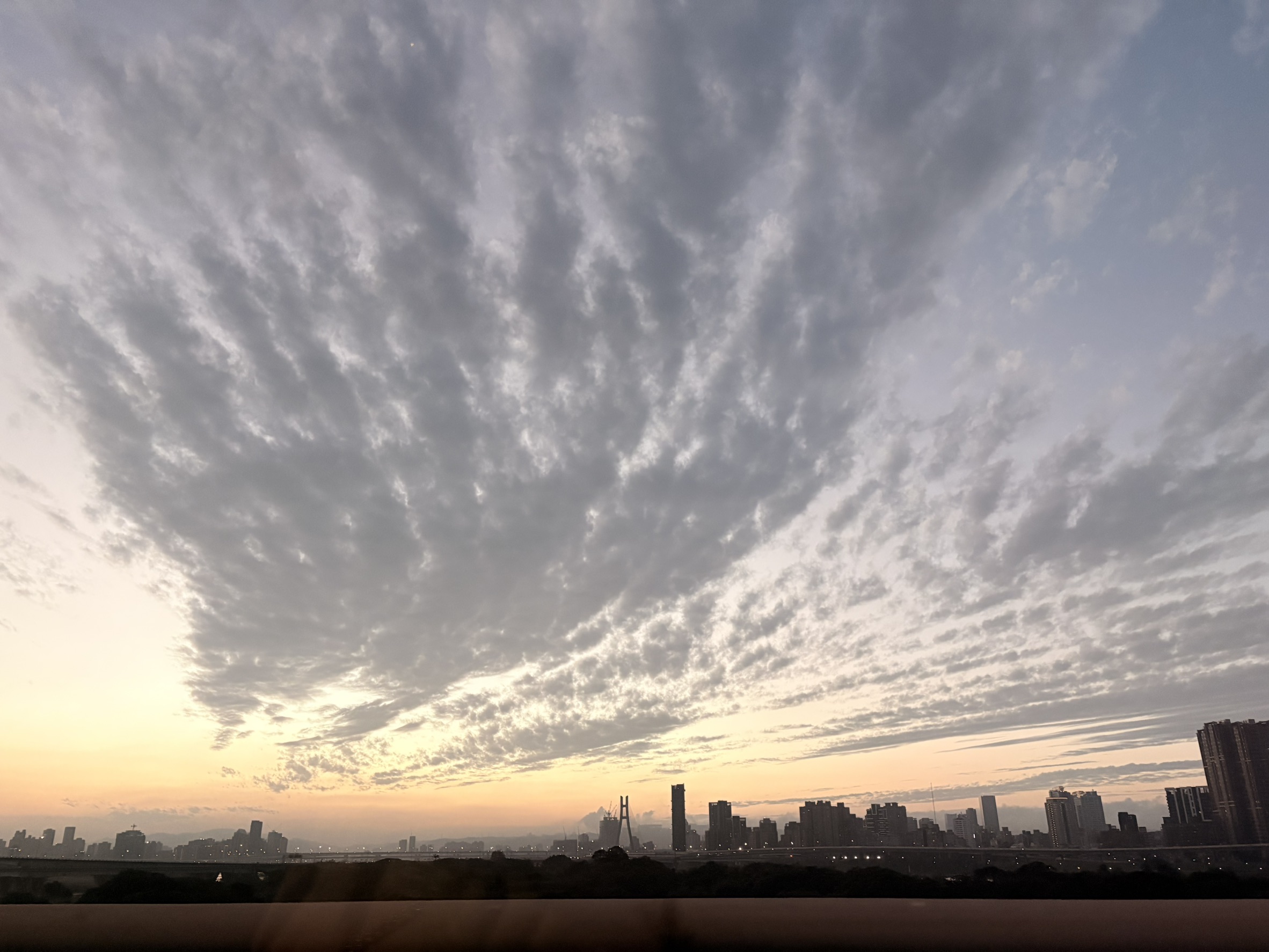 胖達生日聚餐開車載胖達胖公.胖公的搭我們車初體驗.吃嫂嫂找的新港茶餐廳+第一次一起看電影阿凡達3