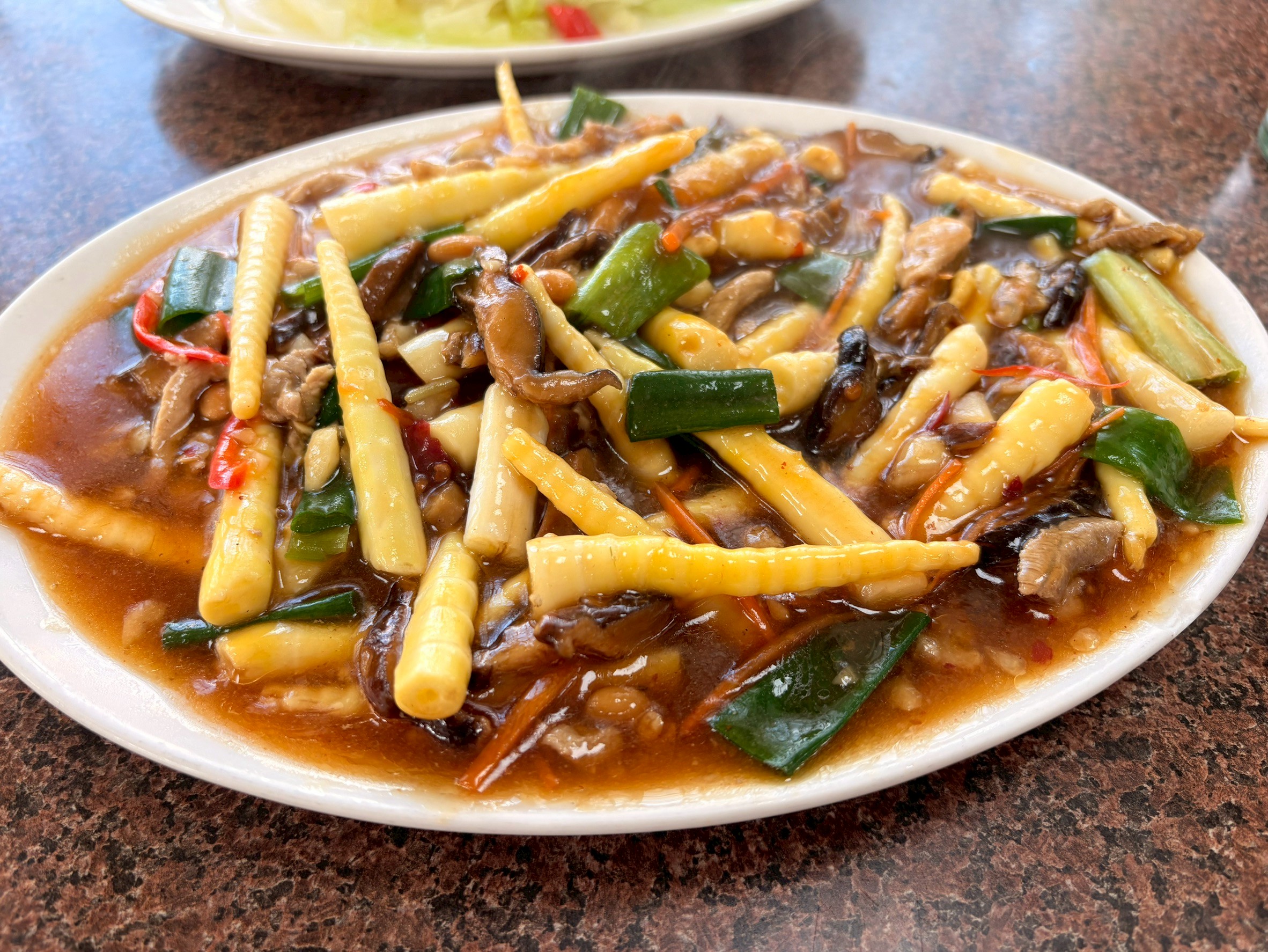 竹圍漁港賜福船長的店吃爆沙母螃蟹.風超大被吹著走