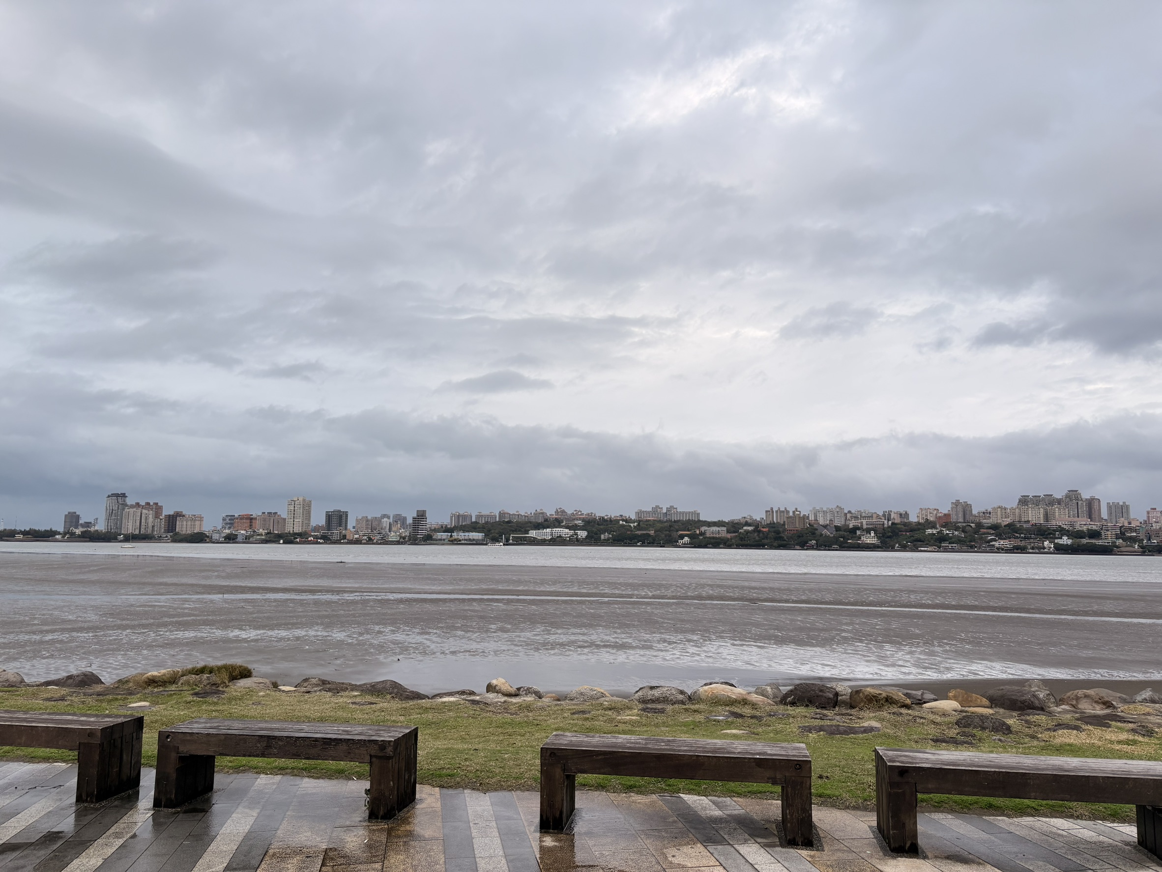 跟小均開車帶媽咪去八里老街走走逛逛吃吃拍照聊天