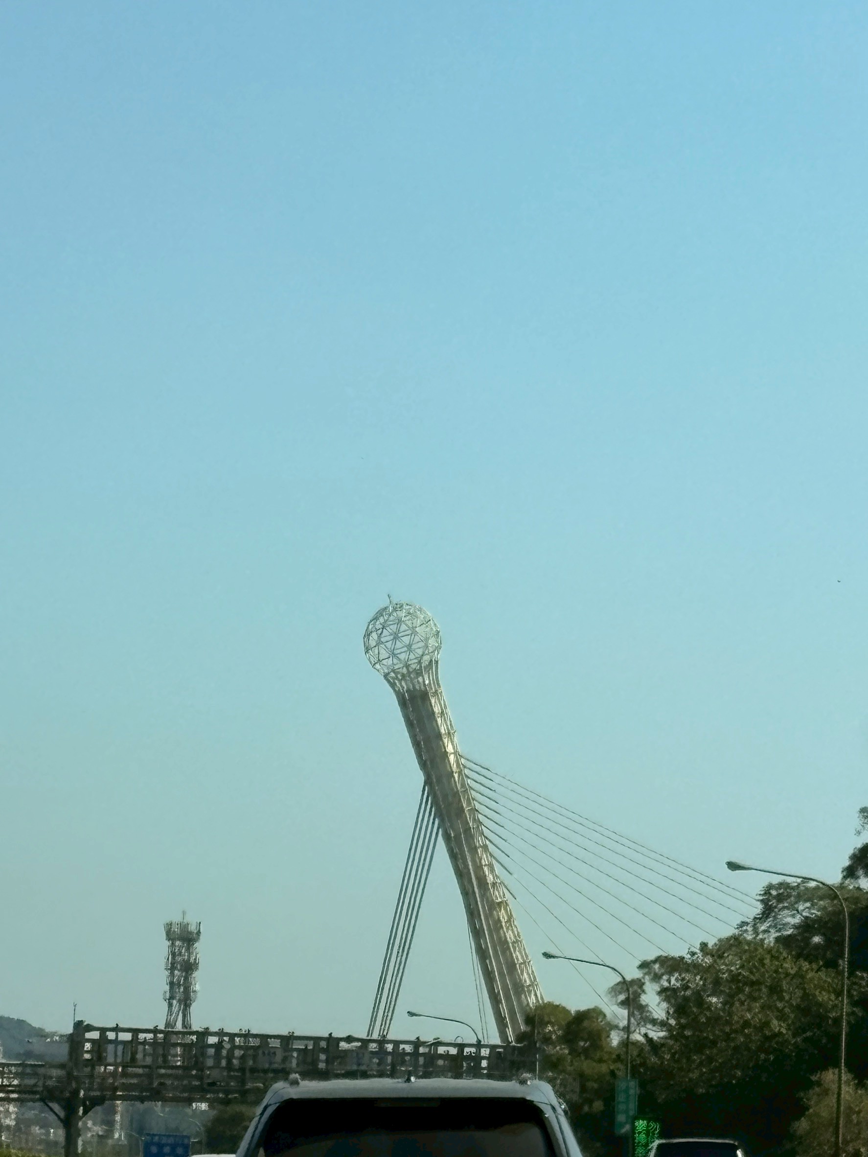 跟小均去金山買仙草龍排隊仙草布丁.金山老街吃吃走走泡腳