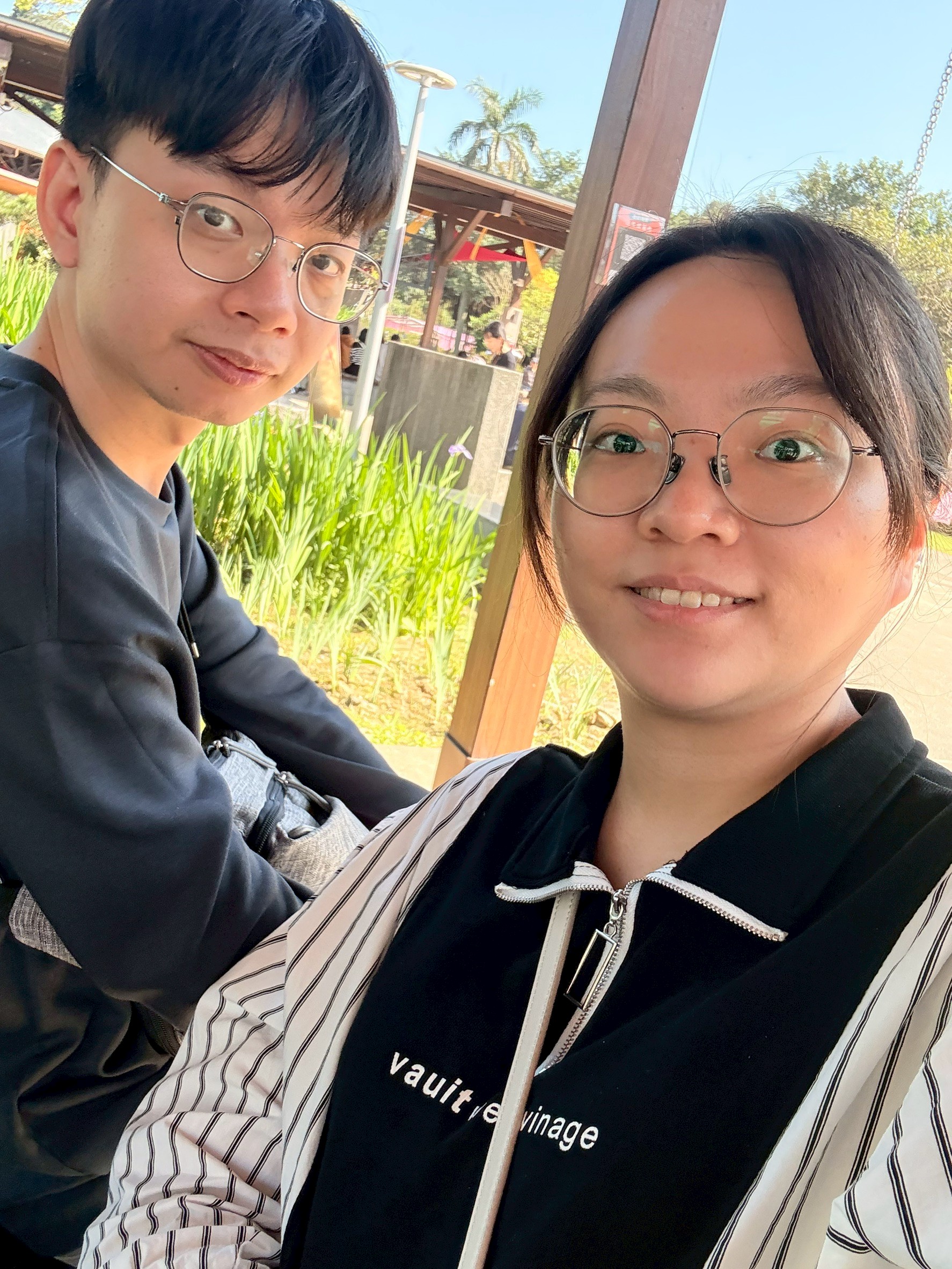 跟小均去金山買仙草龍排隊仙草布丁.金山老街吃吃走走泡腳